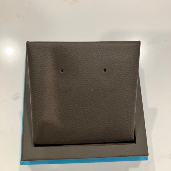 Birks earrings presentation box with pouch - Picture 2 of 5
